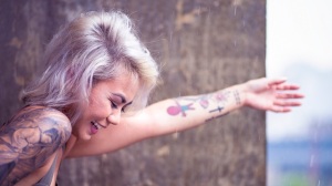 woman_tattoo_smiling